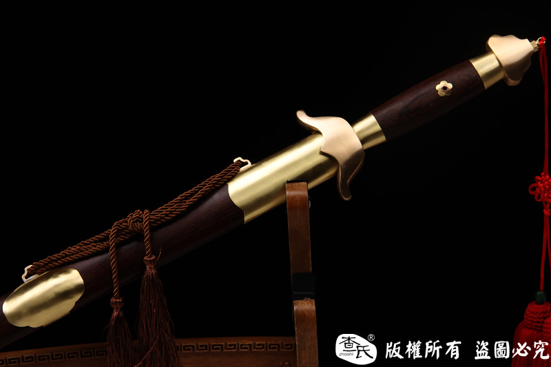 手工花纹钢太极剑-武术剑-凹槽软剑